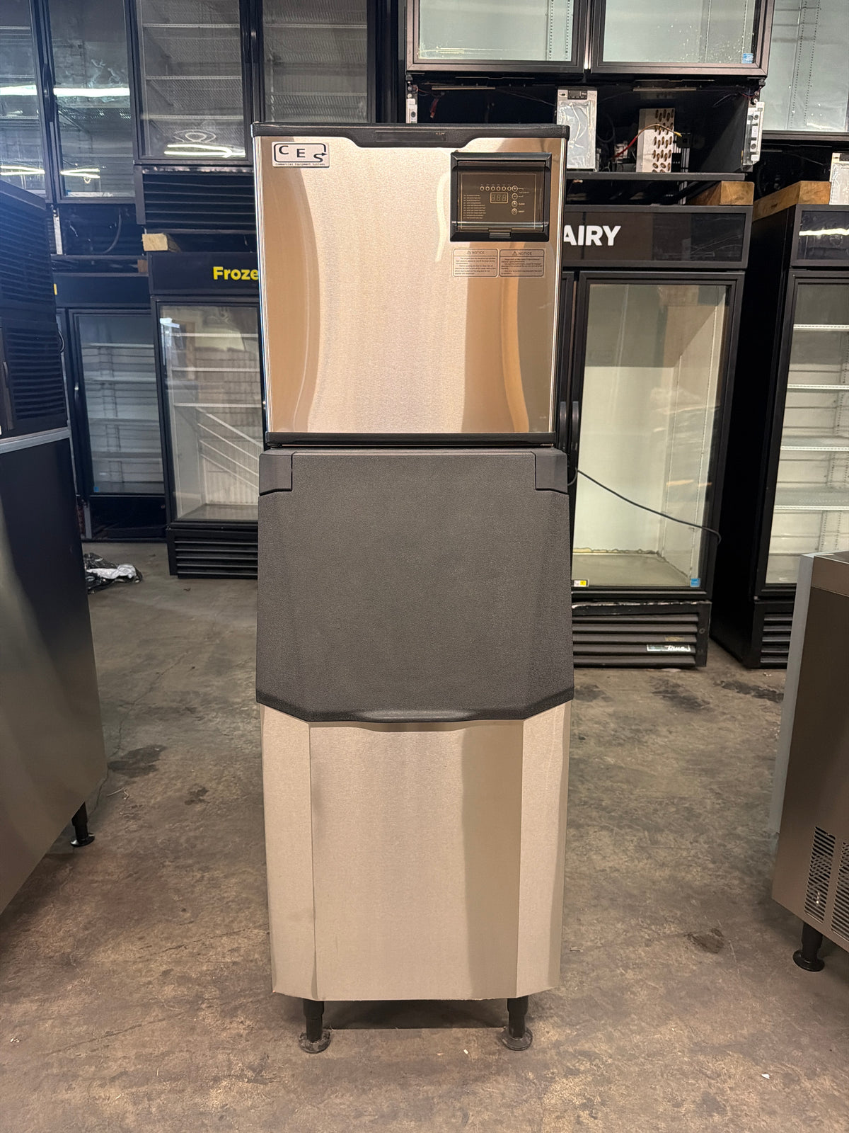 350LB/DAY ICE MACHINE