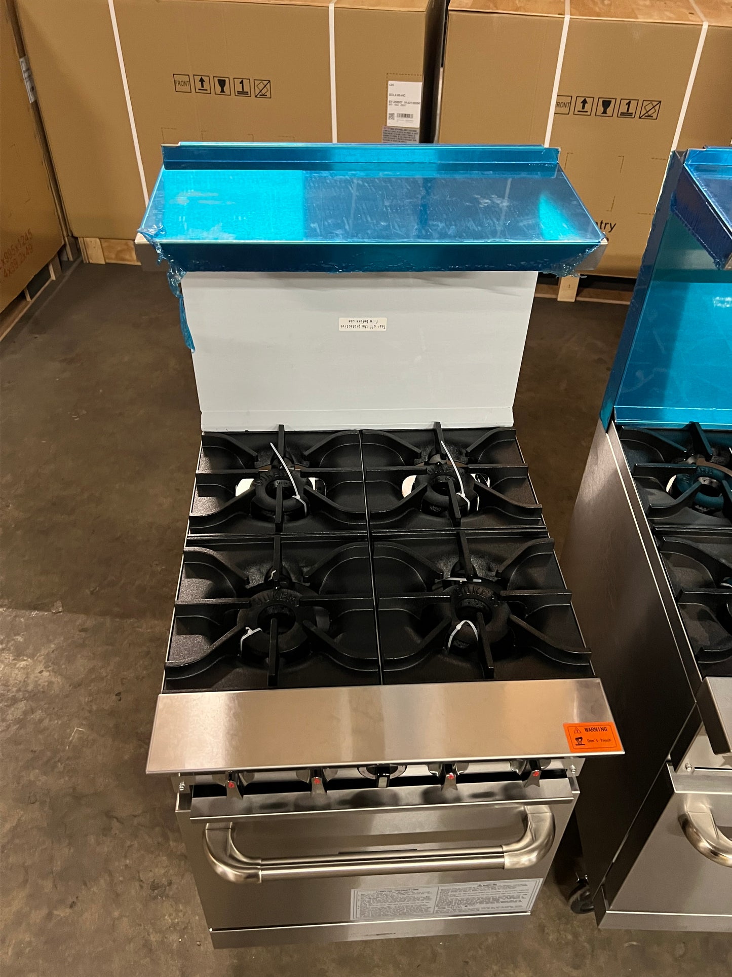 Dukers 24" 4 Burner Stove with Oven