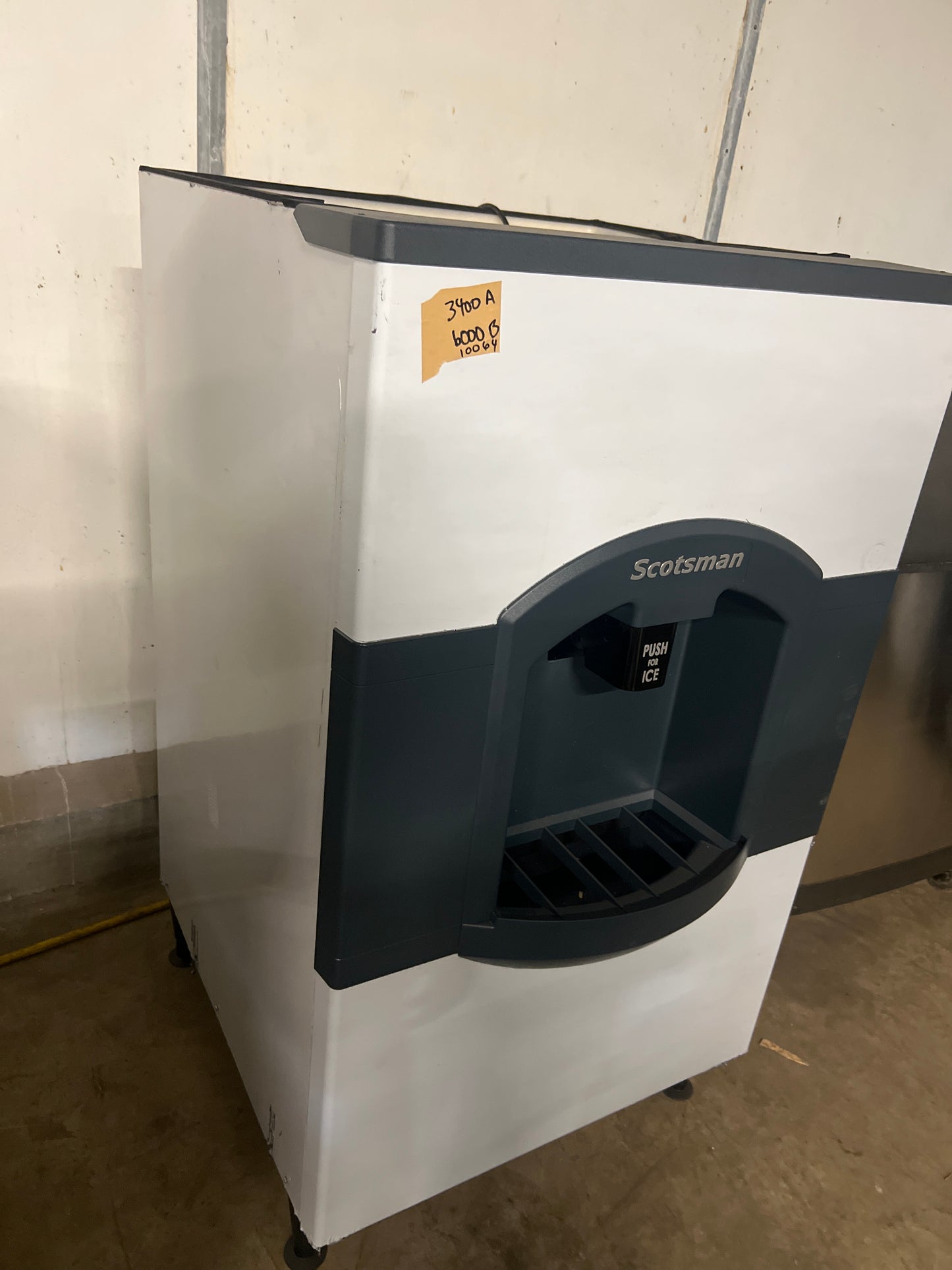 Scotsman Hotel Ice Dispenser 10064