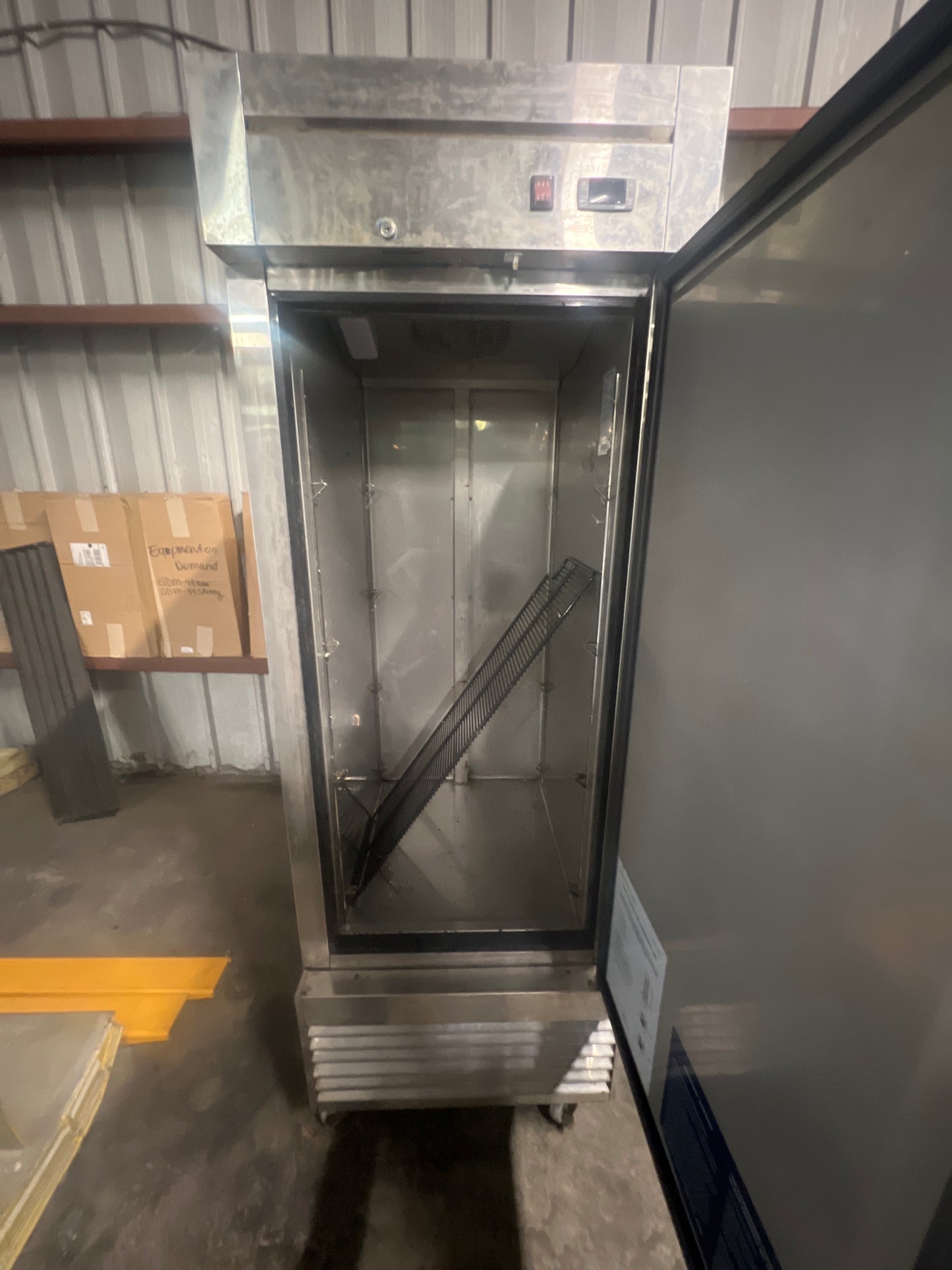 Dukers Single Door Cooler D28R - #10019