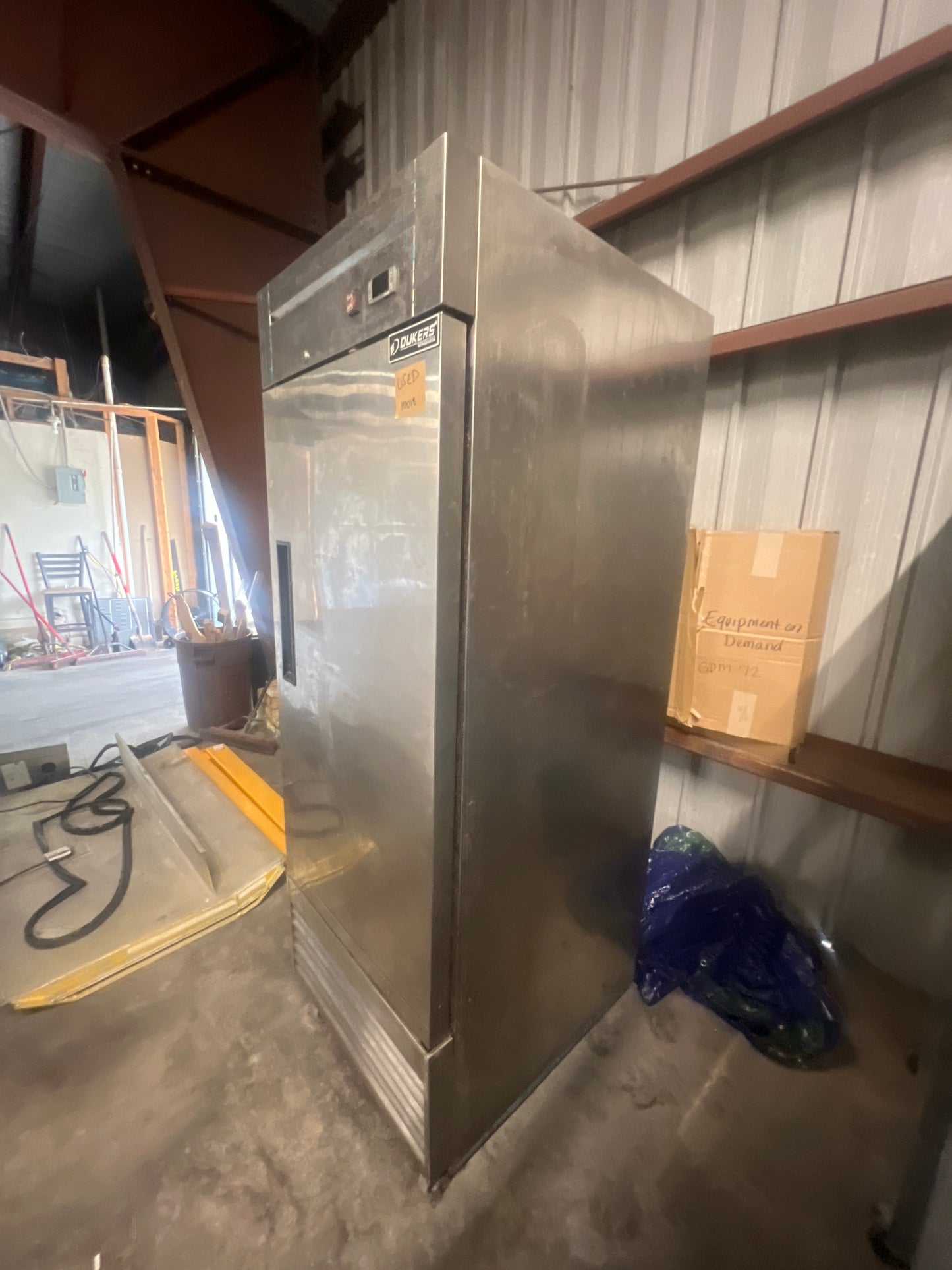 Dukers Single Door Cooler D28R - #10019