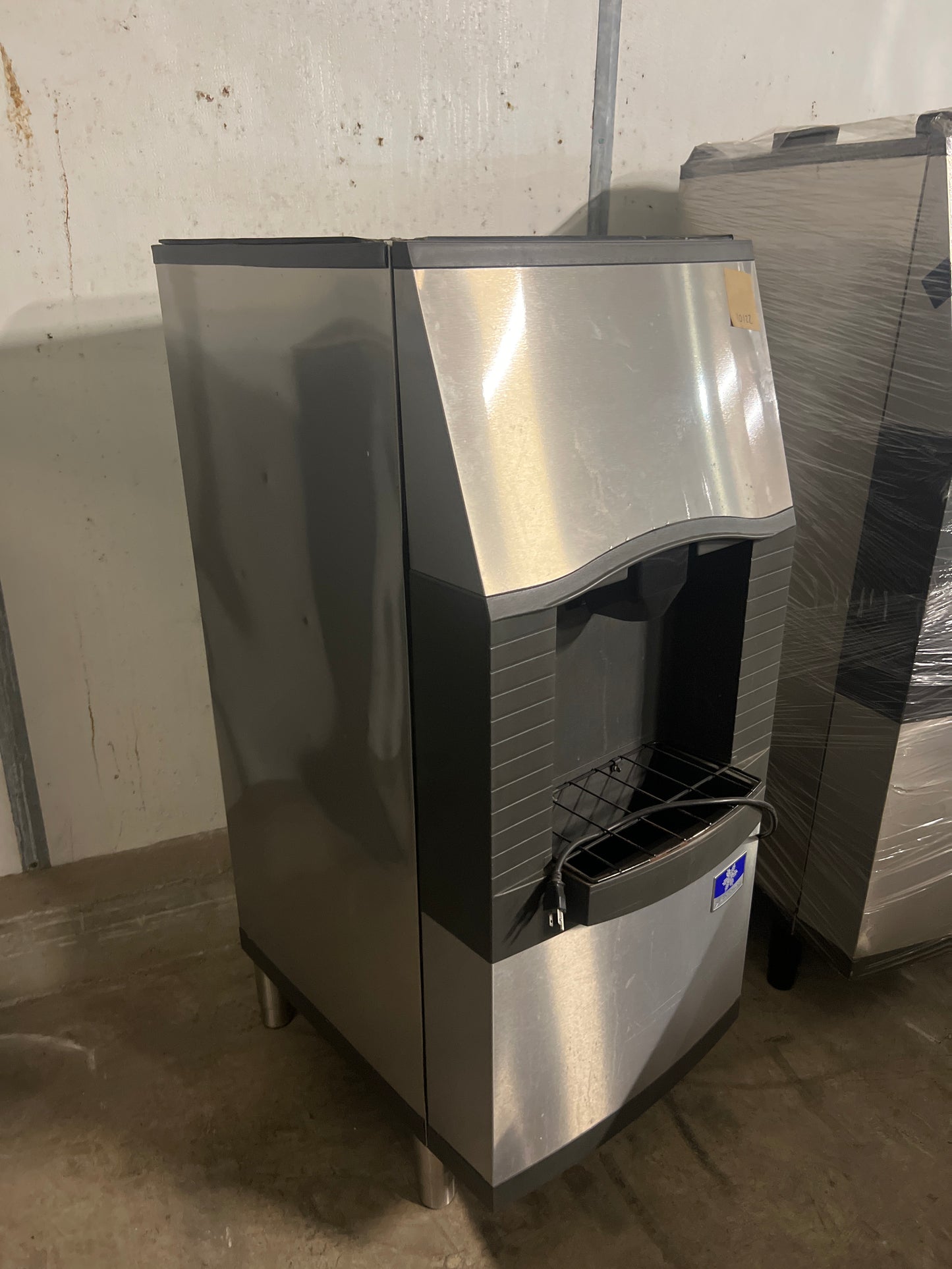 22” Manitowoc Hotel Ice Dispenser