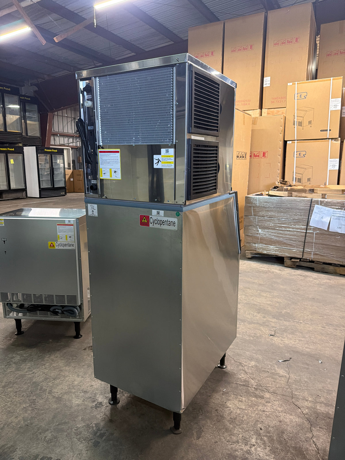 350LB/DAY ICE MACHINE