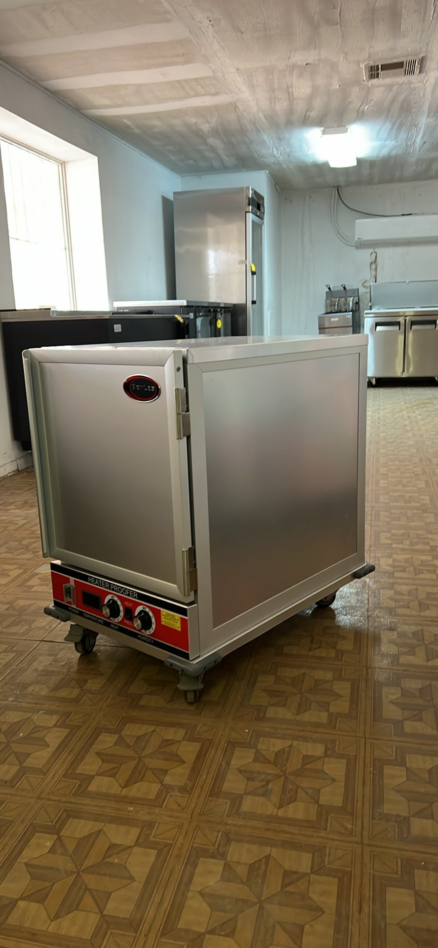 Bevles Brand 1/2 Size Heater/Proofer/Holding Cabinet