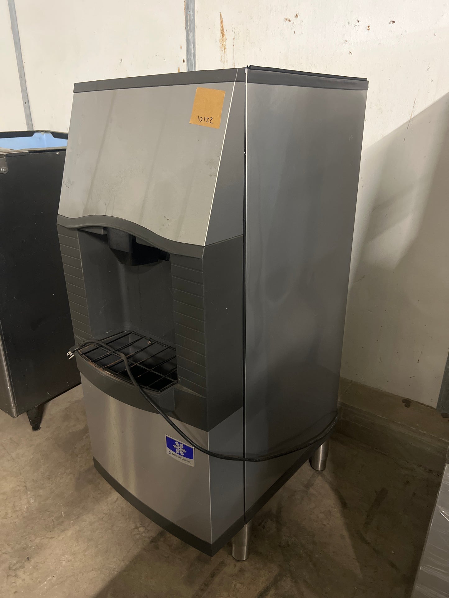 22” Manitowoc Hotel Ice Dispenser