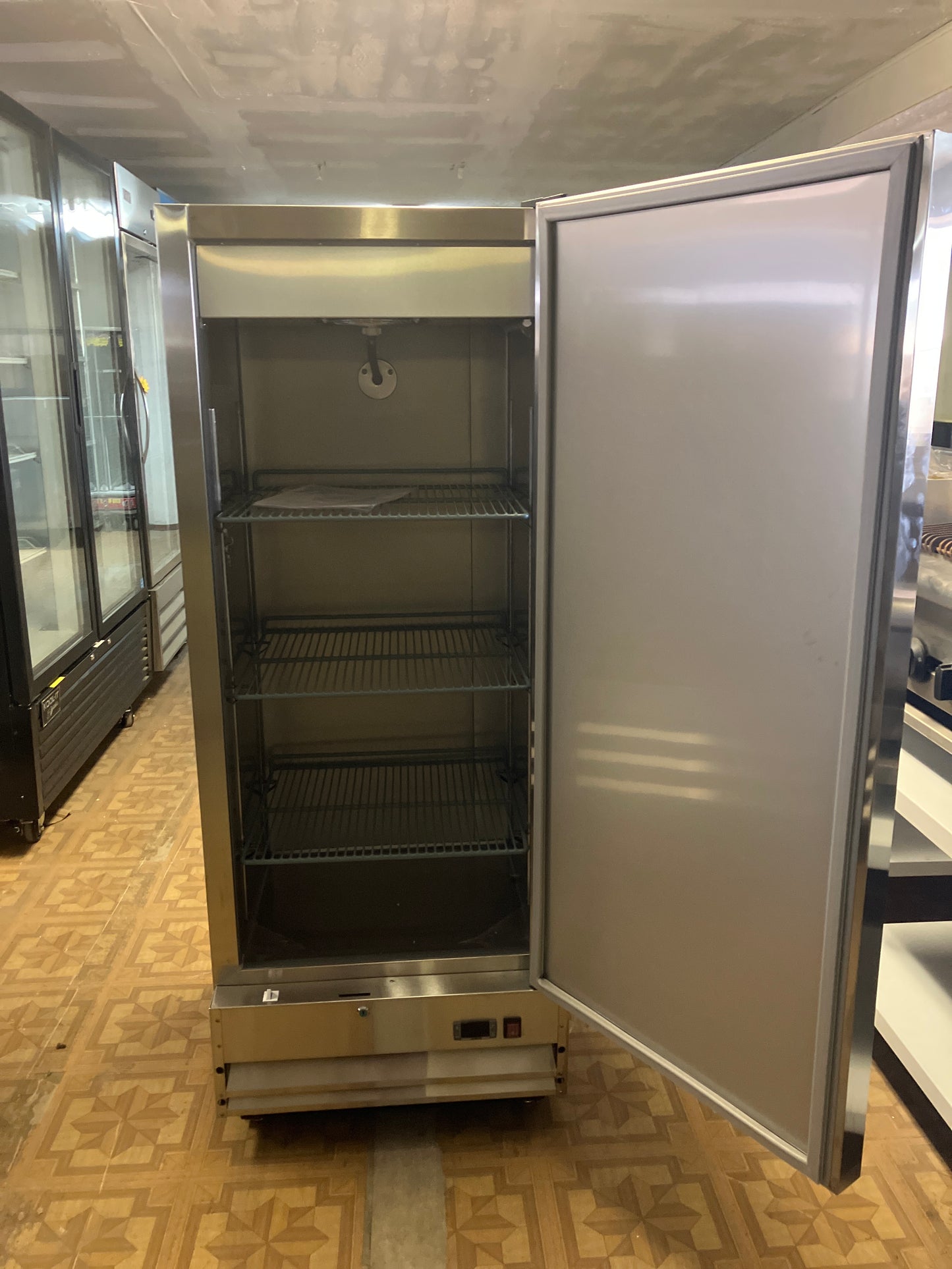 CES Single Door Cooler (9.1 Cubic ft)