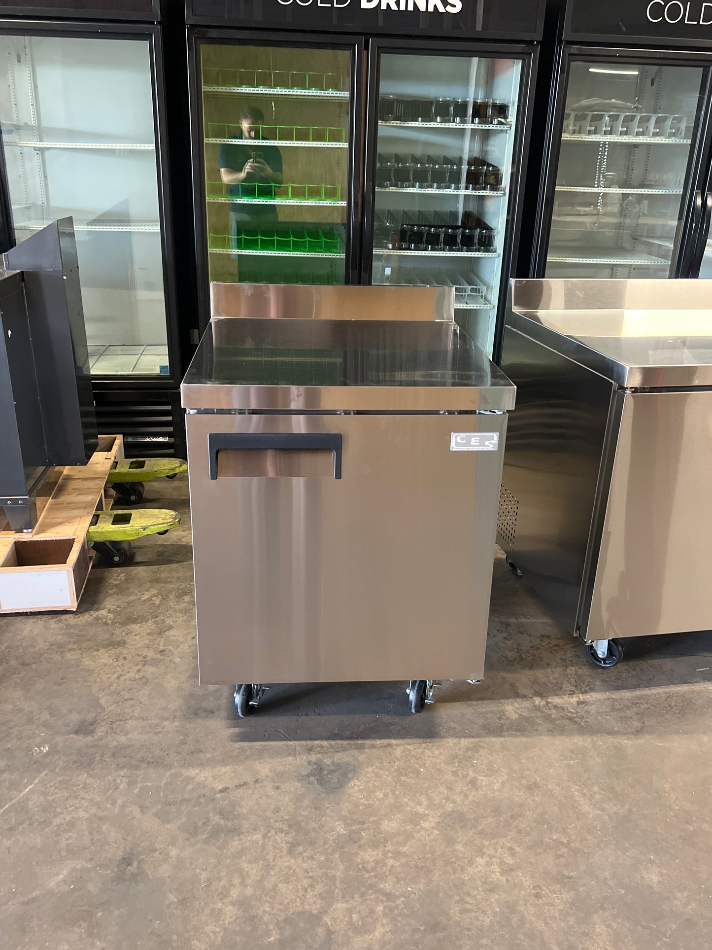 CES 27" Worktop Cooler