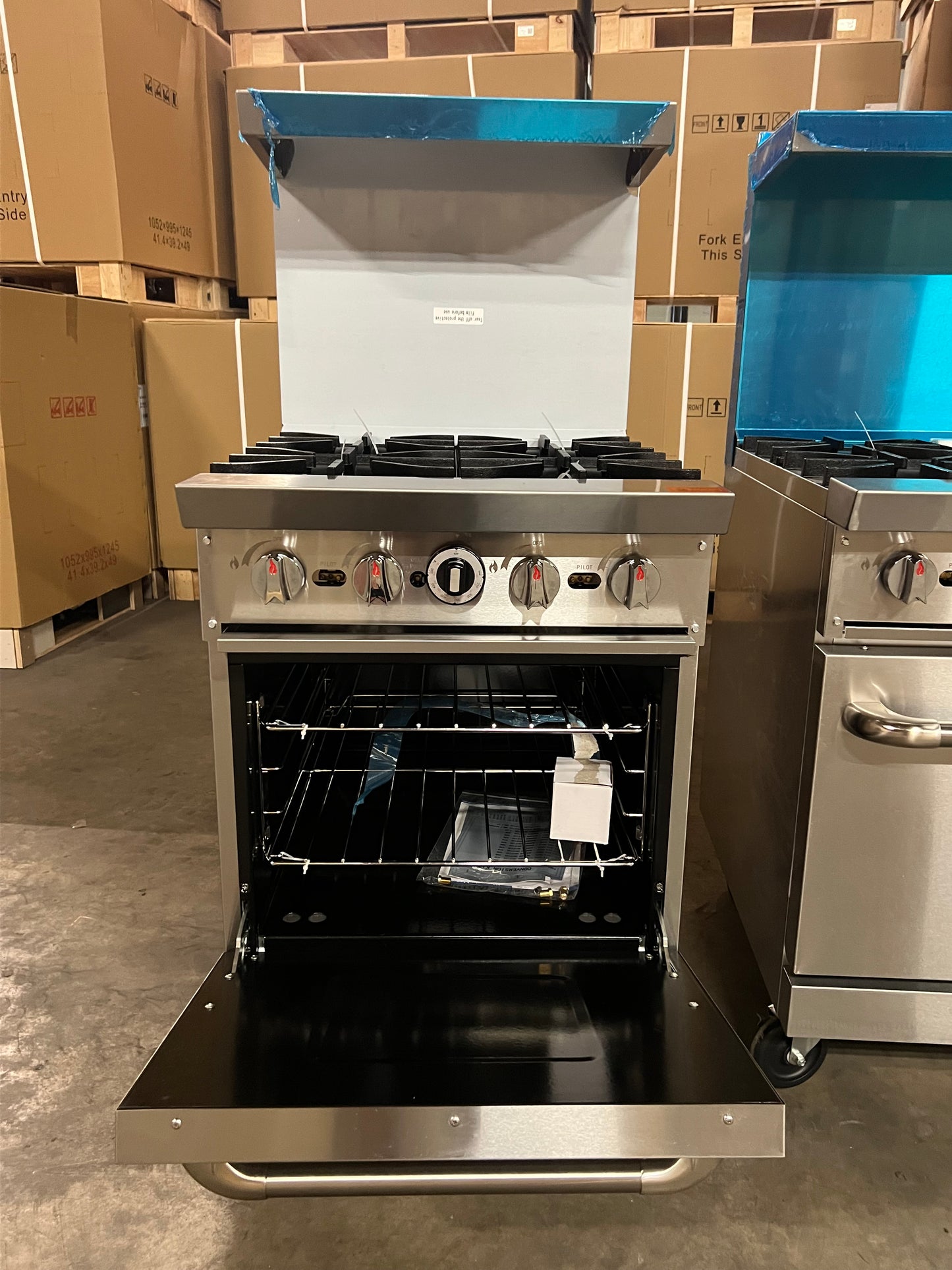 Dukers 24" 4 Burner Stove with Oven