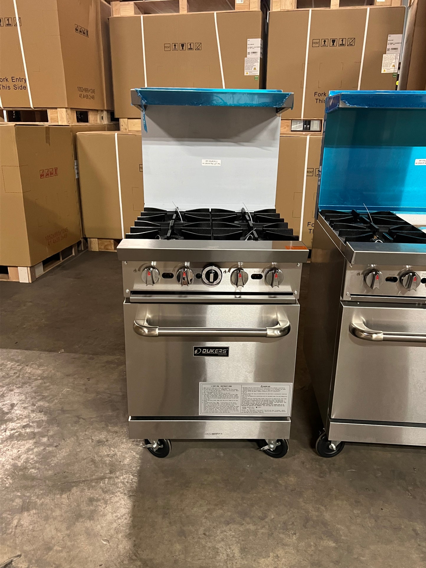 Dukers 24" 4 Burner Stove with Oven