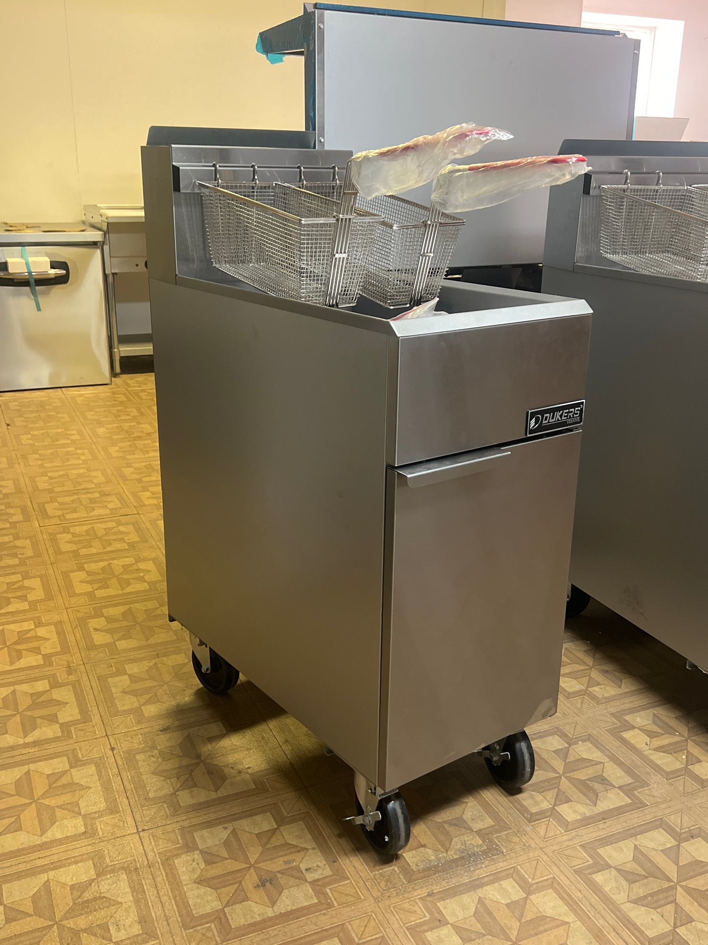 Dukers 40lb Fryer