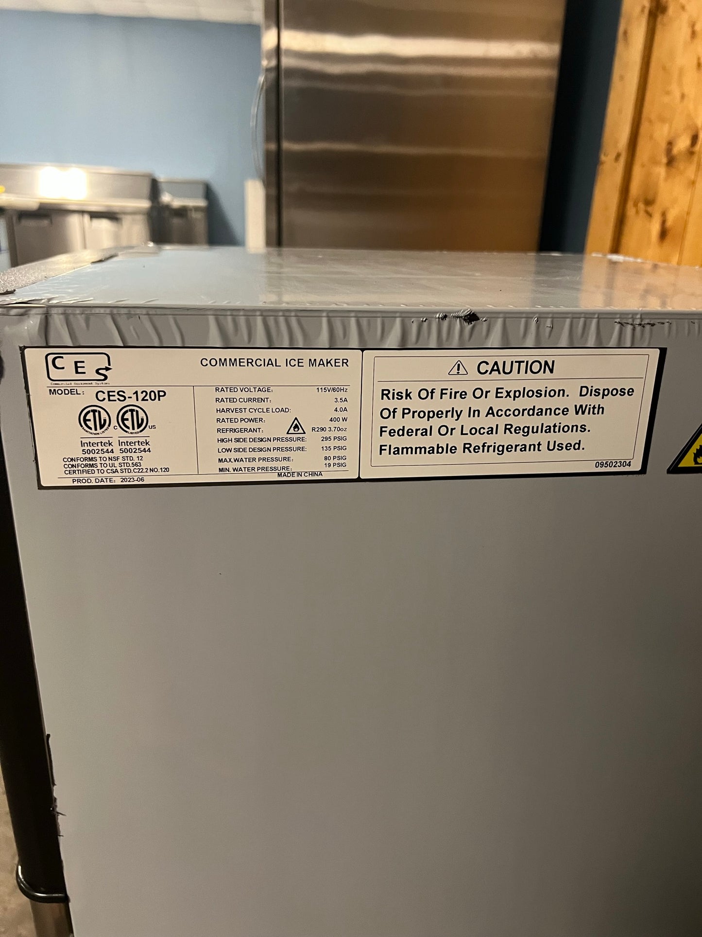 120LB/DAY ICE MACHINE