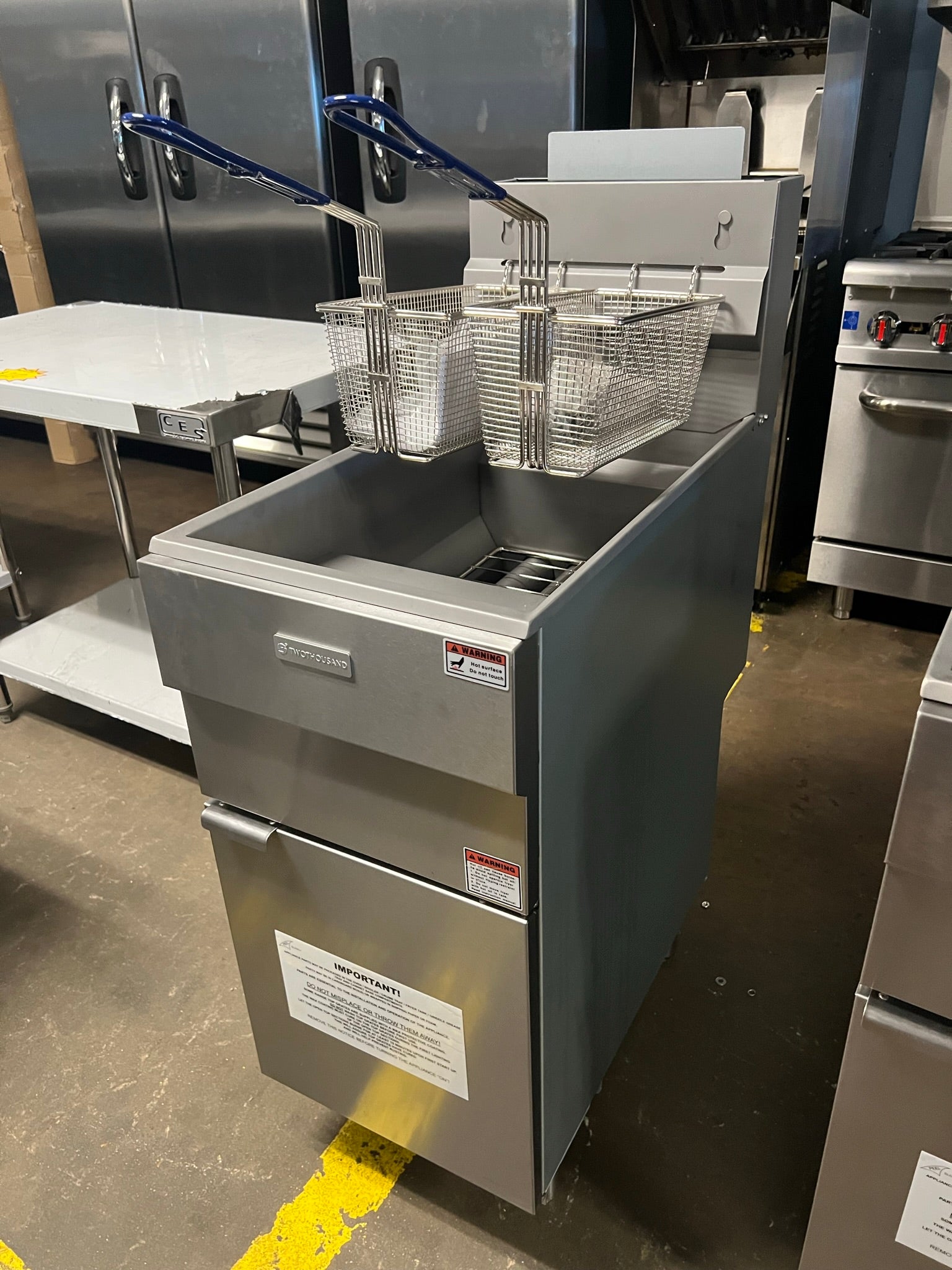 40LB Fryer Equipment On Demand   IMG 0991 